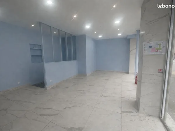 Local commercial 90 m² CLICHY