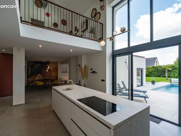 Maison 6 pièces 252 m²