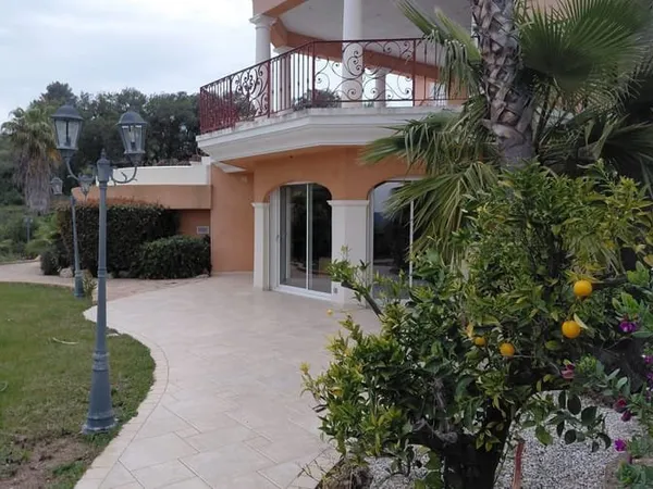 Appartement 3 pièces 140 m²