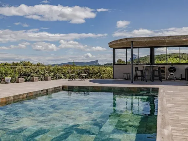 Belle villa de 7 pièce(s) 220 m2, Saint Martin de Londres - vue Pic Saint Loup