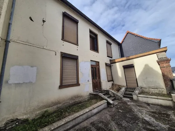 MAISON A RENOVER ENTIEREMENT