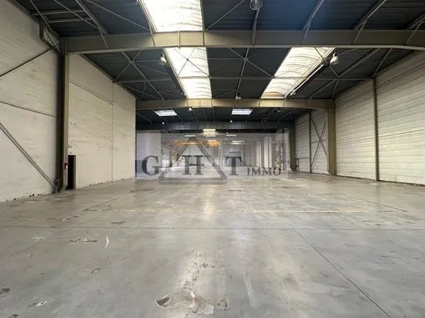 A LOUER ENTREPOT 2816M² LISSES