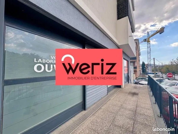 Bureau 180 m²