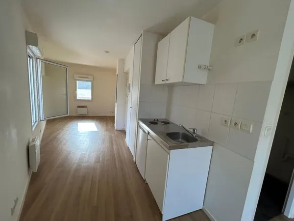 À LOUER : Appartement récent T1 situé au coeur de La Rich....