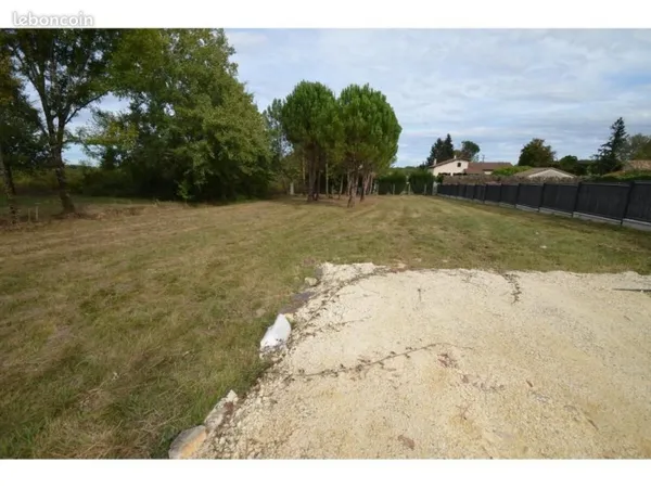 Terrain 1 639 m² Le Fieu