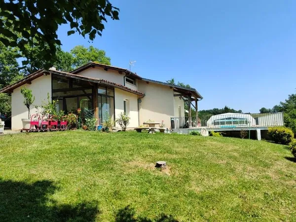 Villa au calme avec vue dominante