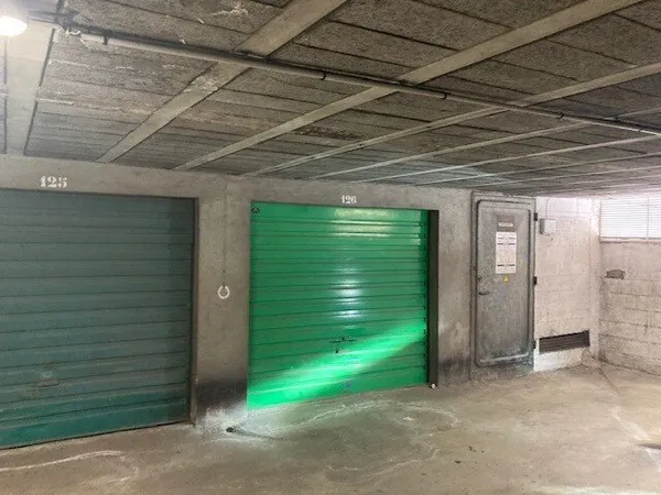 Parking / box