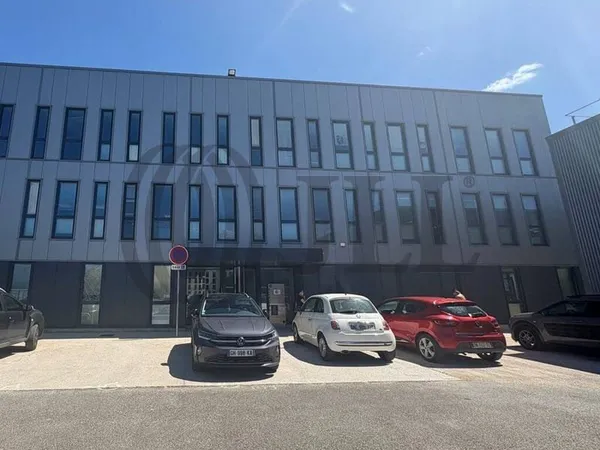 Bureau 160 m²