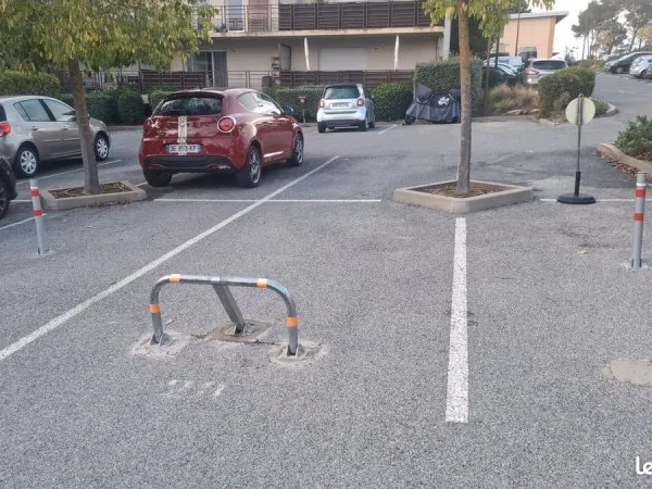 Place de parking dans résidence sécurisée natura parc