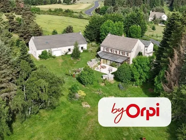Maison 8 pièces 270 m²