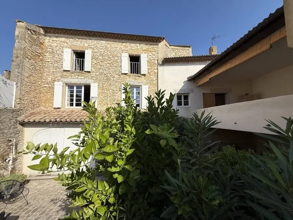 Maison 7 pièces 270 m²