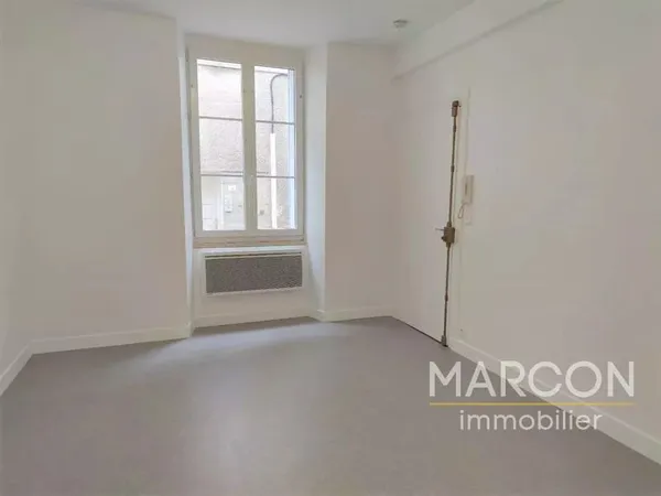GUERET CENTRE - studio refait à neuf