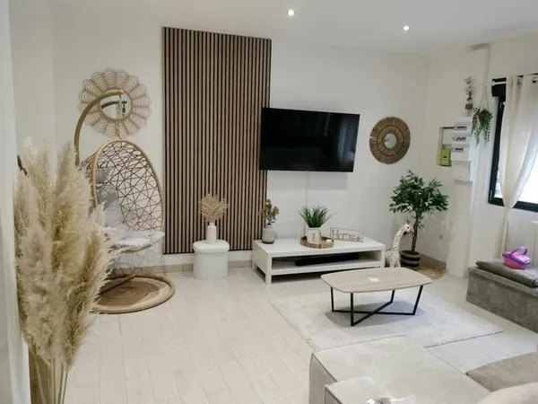 IMMEUBLE DE RAPPORT ENTIEREMENT RENOVE OFFRANT 10 % DE RENTA