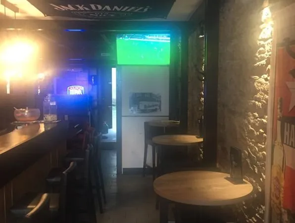 Fonds de commerce bar petite restauration 105 m2 centre ville