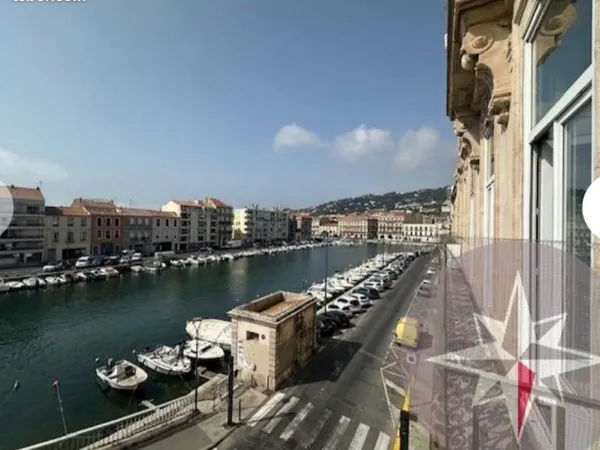 Sete sur quai Appt Hausmanien plein Sud à rénover