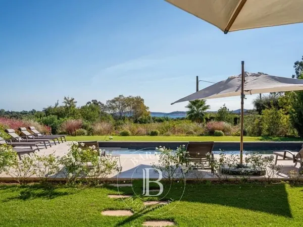GRIMAUD - DOMAINE PRIVÉ - VILLA 6 CHAMBRES - PISCINE