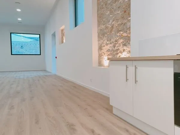 Bureau et espace de travail Location Castres 2p 145m² 1550€