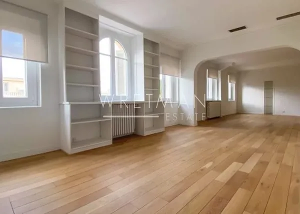 Spacieux appartement de 6 pièces au dernier étage - Nice Carabacel