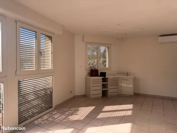 À louer - Local professionnel 65 m2