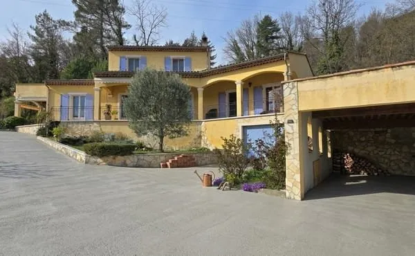 Maison et villa de prestige Vente Tourrette-Levens 6p 156m² 735000€
