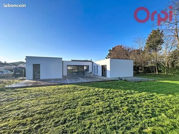Maison 5 pièces 240 m²