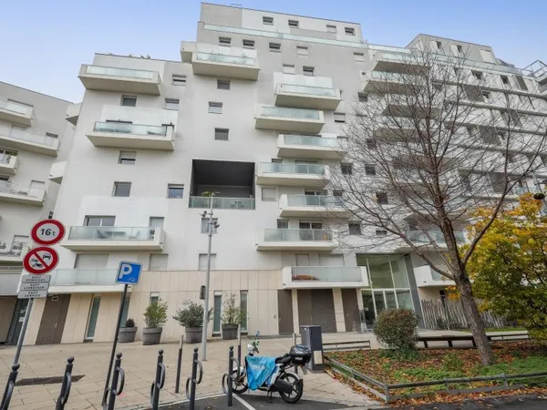BORDS DE SEINE - T2 - 64m2 - TERRASSE