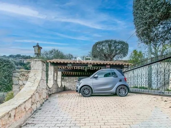 Jolie villa provençale à Gairaut, calme et ensoleillée, terrain piscinable