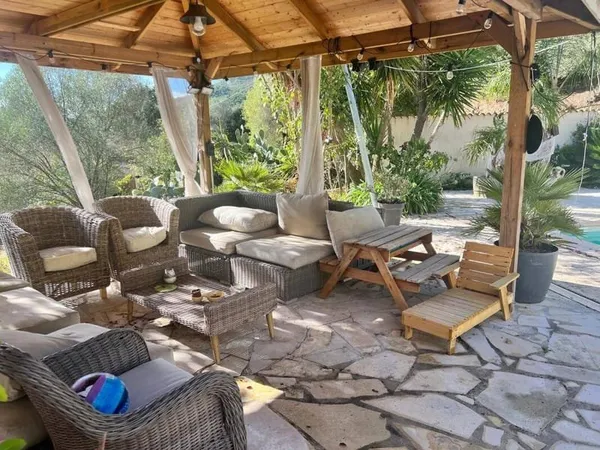 Maison 9 pièces 220 m²