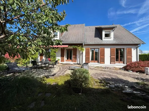 Maison individuelle bien entretenue à Hésingue (F 68220), France