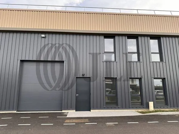 Local d'activité 328 m²
