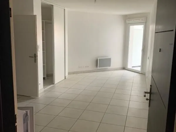 Studio 1 pièce 30 m²
