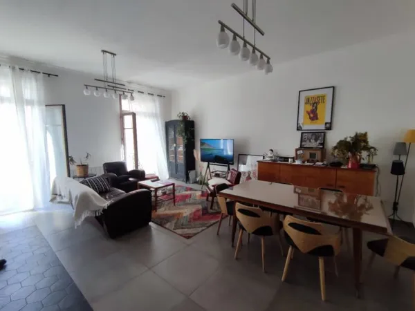 Appartement 2 pièces 77 m²