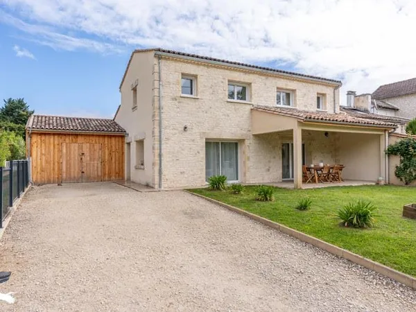 Maison en pierre de 4 pièces principales