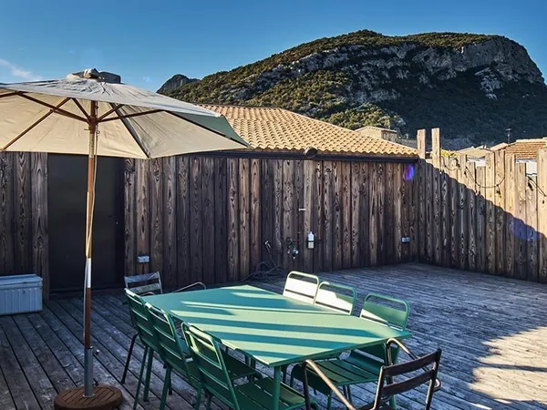 Local d’activité et entrepôt Vente Saint-Hippolyte-du-Fort 7p 315m² 365000€