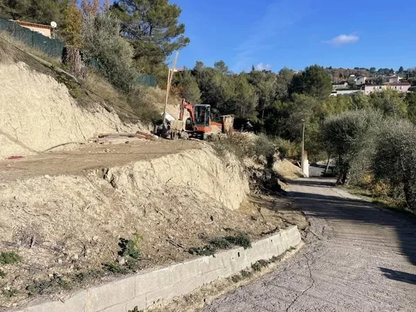 Terrain constructible 1215 m²