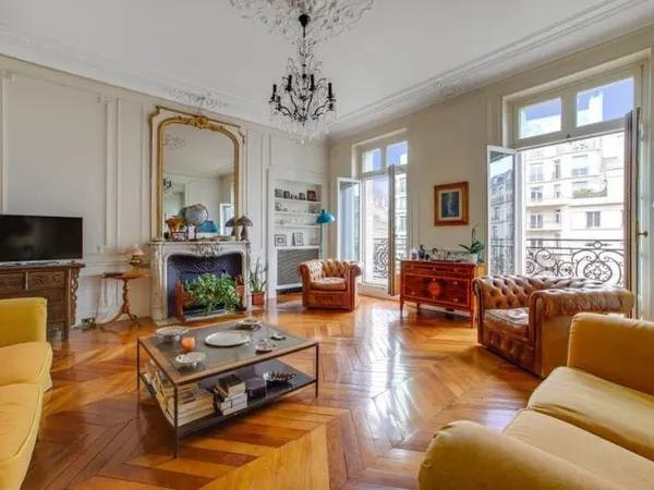 Appartement 6 pièces 181 m²