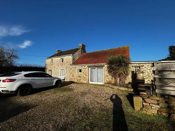Maison avec une dépendance et jardin constructible