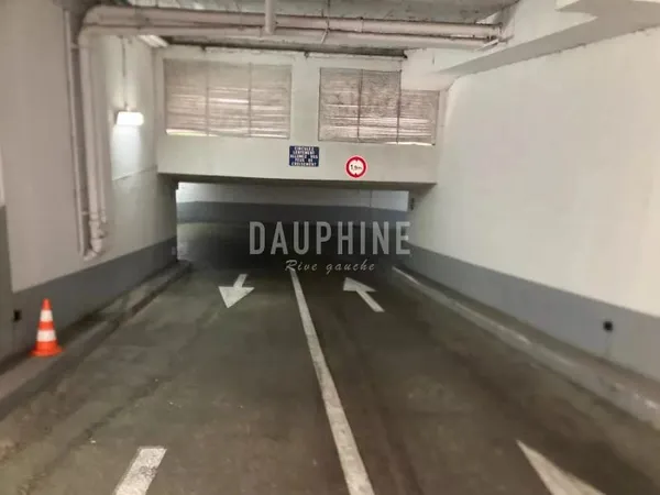 Parking 13 m²