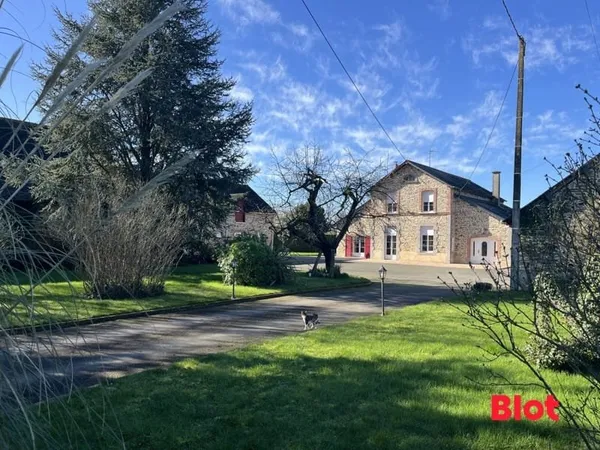A vendre chez Blot VITRE - Maison familiale de 196m² RANNEE