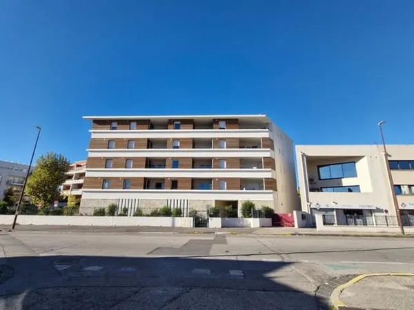Appartement À Vendre Avignon Extra-Muros, 77 m², 2 chambres, Terrasse 65 m², 2 parkings