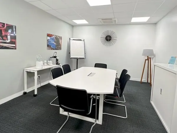 Espace de bureau ouvert tout compris pour vous-même et votre équipe à LILLE, Gare de Lille Flandres