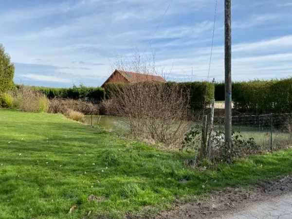 Terrain 496 m²