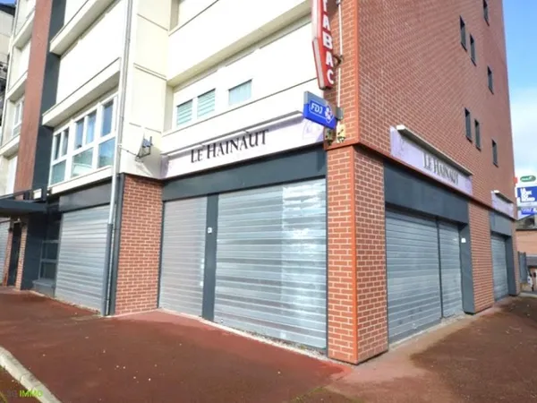 Local 2 pièces 150 m²