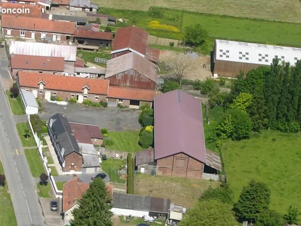 Corps de ferme à vendre sur 5350m²