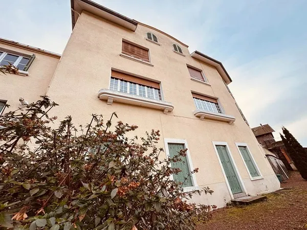 Maison de bourg bourgeoise ? Années 1920 € Vue dominante ? Fort potentiel