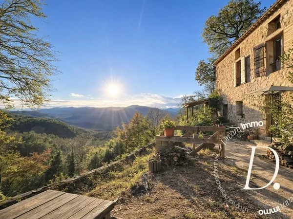 Mas catalan authentique sur 92 hectares