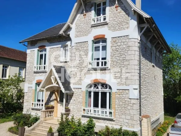 Maison spacieuse de 7 pièces à vendre à Longueville - gare à pied - ligne P - Réf. 2983