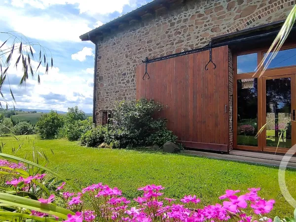 Maison 8 pièces 340 m²