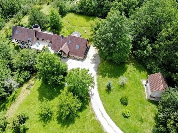 Vue panoramique, calme absolu, intimité! Un véritable coup de coeur architectural! 2 Maisons. 5 Cham