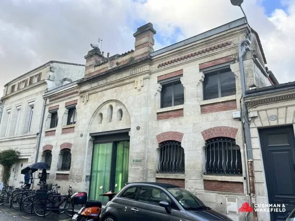 Bureaux 677 m²